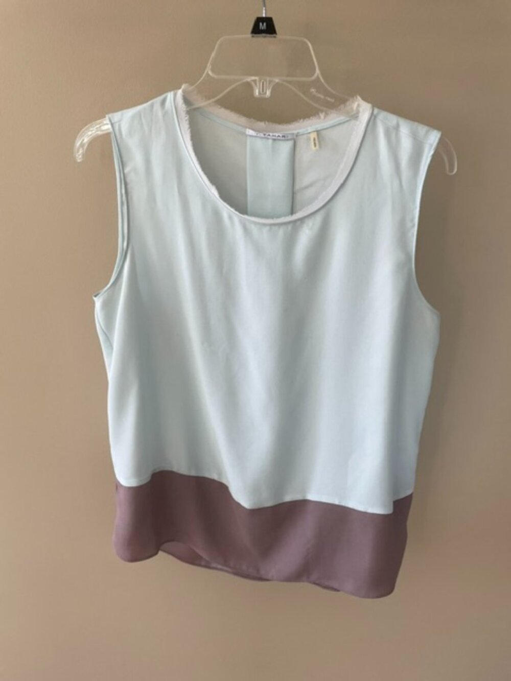 Women's Tahari sleeveless blouse in seafoam green and taupe, size Medium